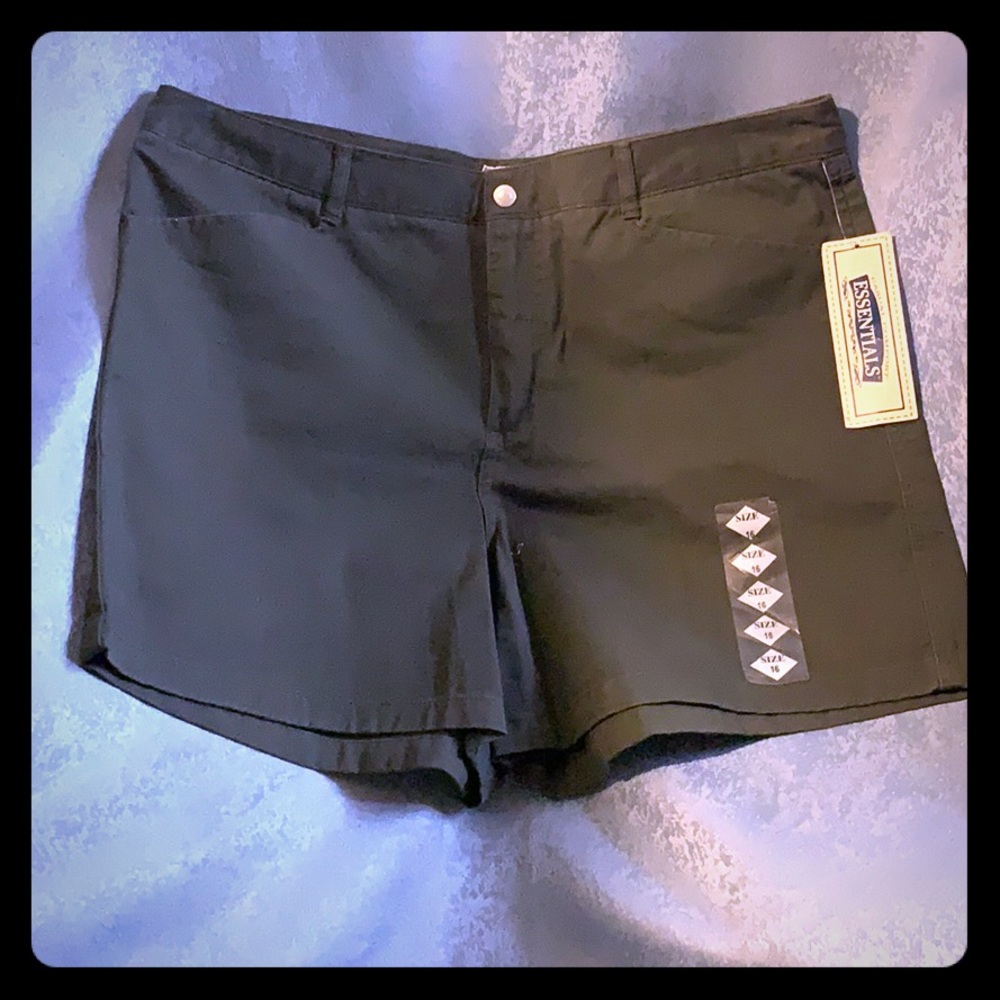 Casual green shorts